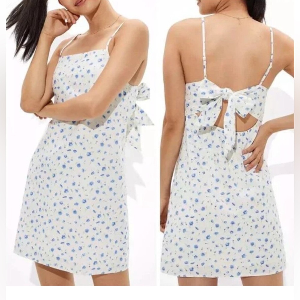 American Eagle blue floral tie back sundress
